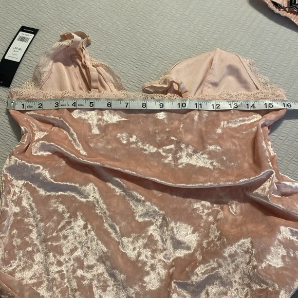 BCBGMaxAzria Women’s Pajama Set with Lace M Pink Babydoll Top Shorts Velvet NWT - Picture 9 of 13